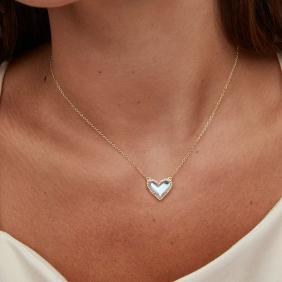Kendra Scott Jewelry - Kendra Scott Ari Heart Gold Pendant Necklace in Dichroic Glass nwt!